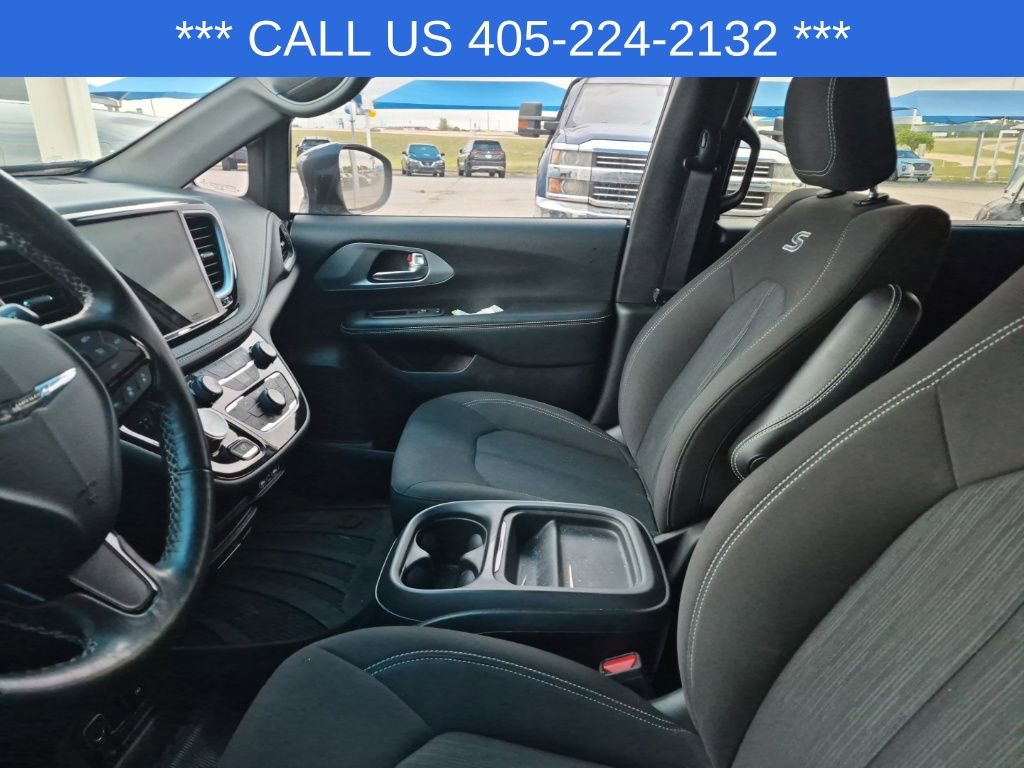 Used 2021 Chrysler Pacifica Touring w/ S Appearance Package image 25