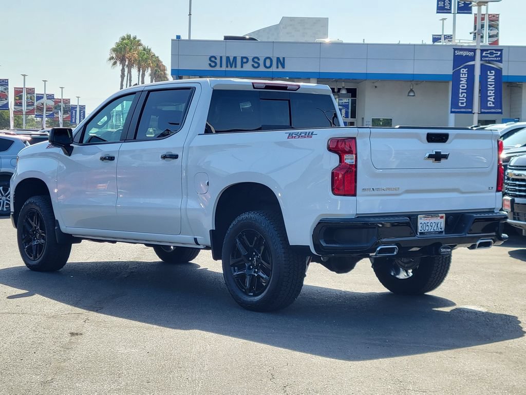 Used 2026 Chevrolet Silverado 1500 LT Trail Boss w/ LT Trail Boss Premium Package AWD/4WD image 2