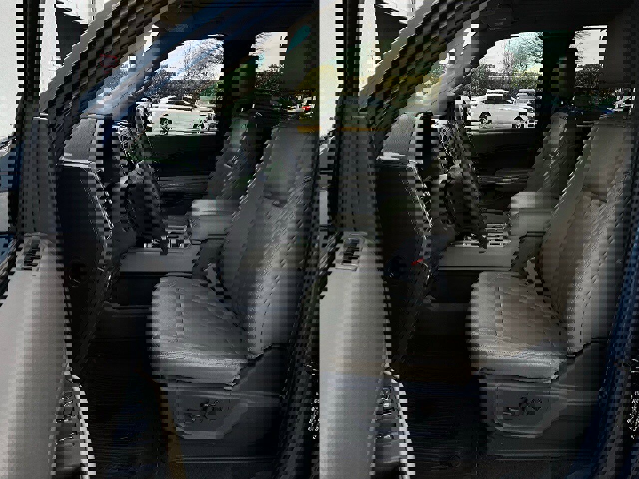 Used 2020 Ford Expedition XLT w/ Equipment Group 202A image 9