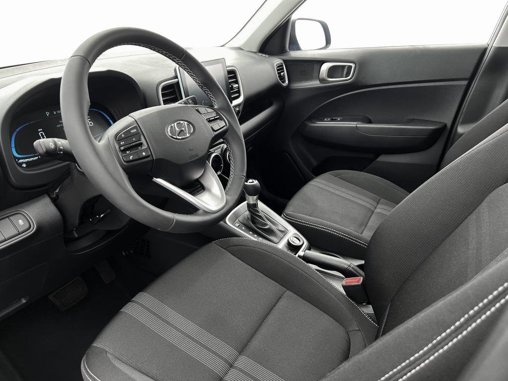 New 2025 Hyundai Venue SEL image 15