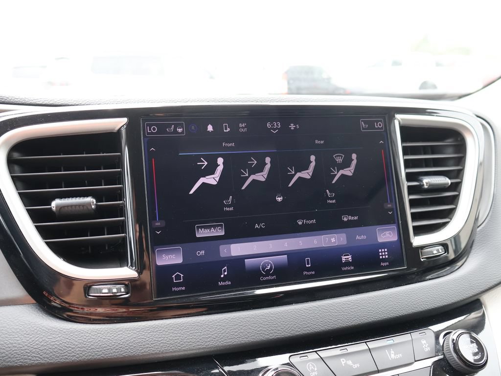 Used 2024 Chrysler Pacifica Touring-L FWD image 35