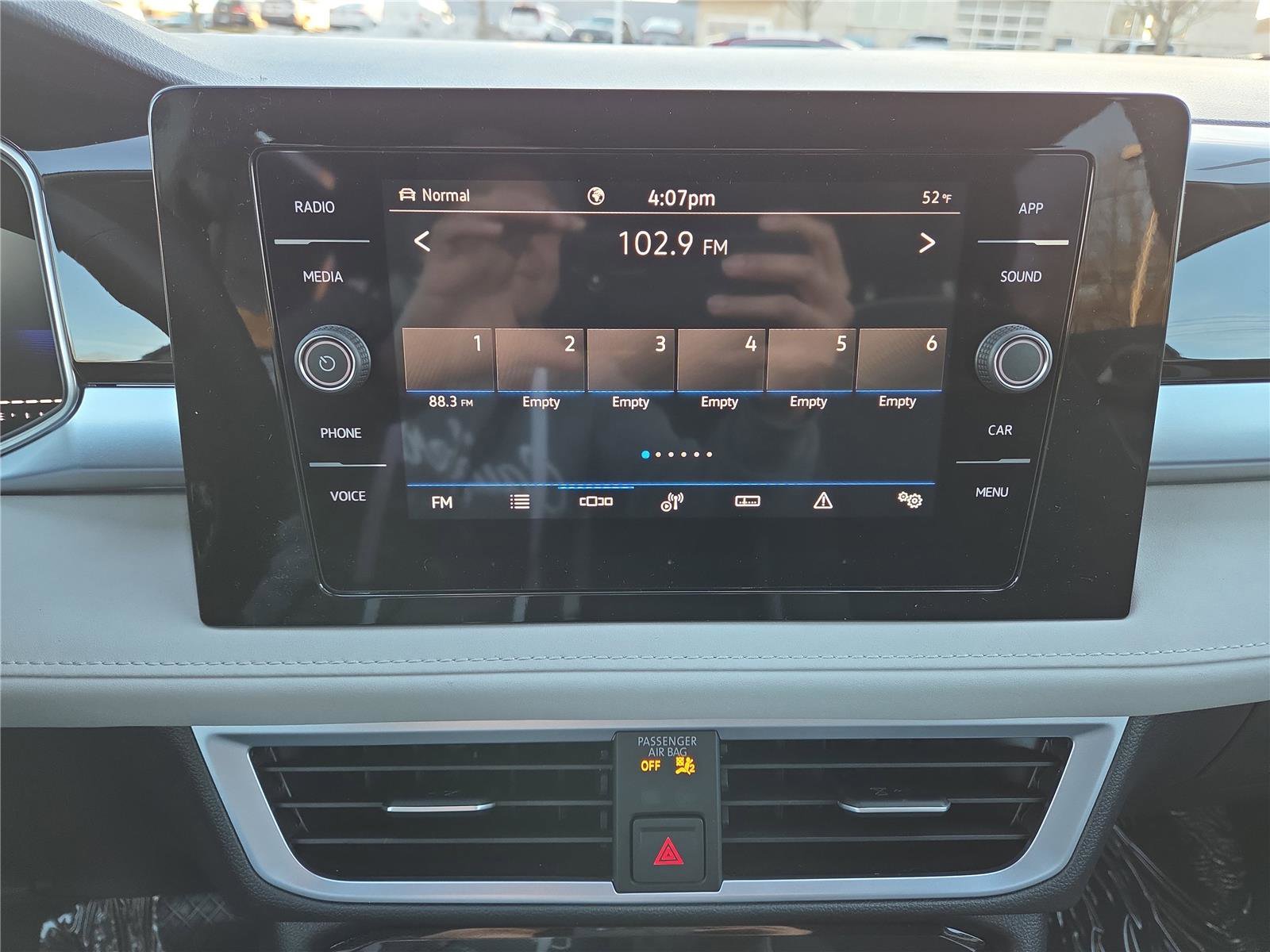 New 2026 Volkswagen Taos SE image 19