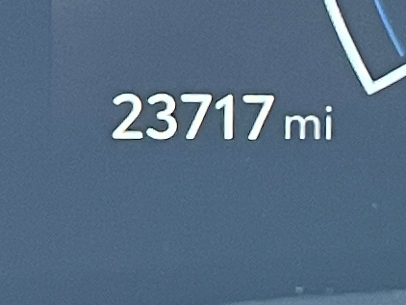 Used 2025 Toyota Camry LE image 39