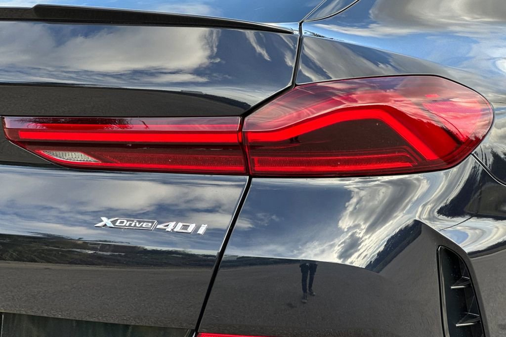 New 2026 BMW X6 xDrive40i w/ Climate Comfort Package image 34