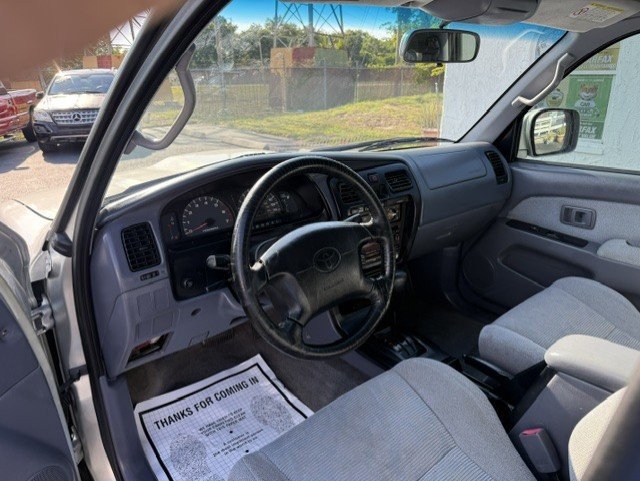 Used 2000 Toyota 4Runner SR5 RWD image 9