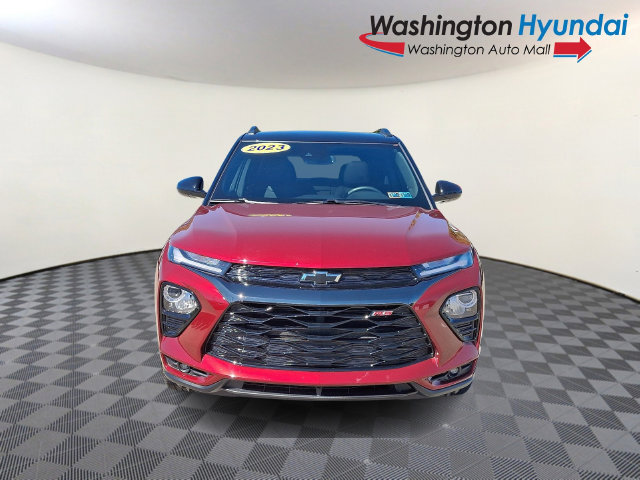 Used 2023 Chevrolet TrailBlazer RS w/ Sun and Liftgate Package AWD/4WD image 2