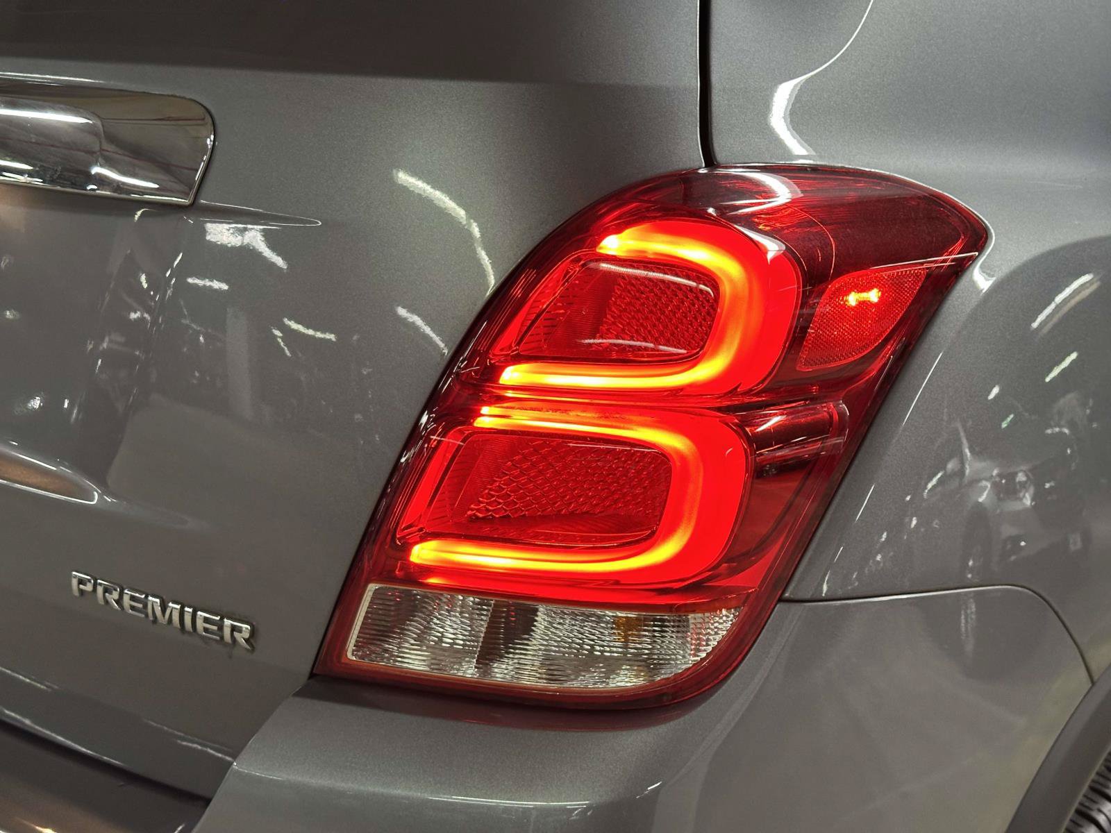 Used 2020 Chevrolet Trax Premier AWD/4WD image 11