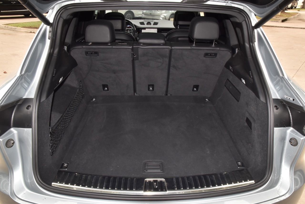 Used 2022 Porsche Cayenne AWD/4WD image 36