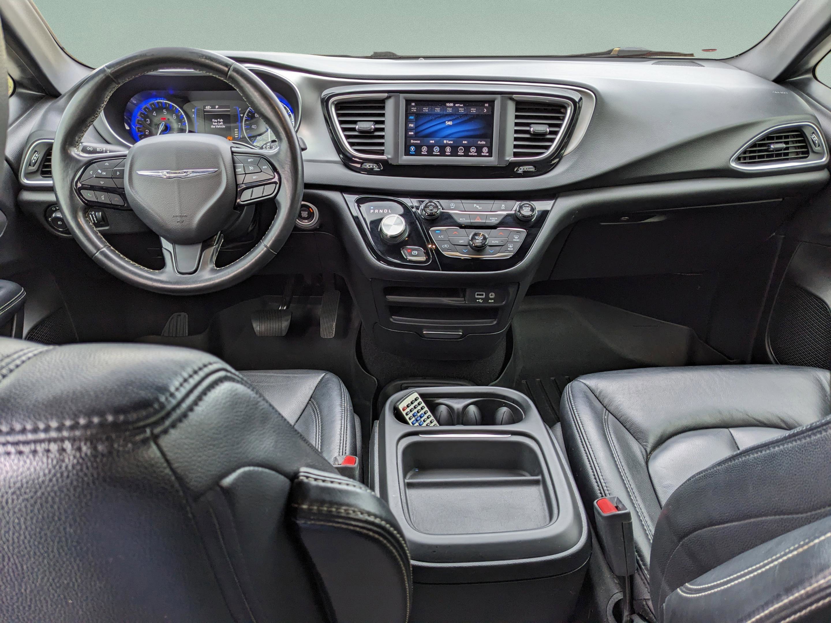 Used 2019 Chrysler Pacifica Touring Plus w/ S Appearance Package image 17