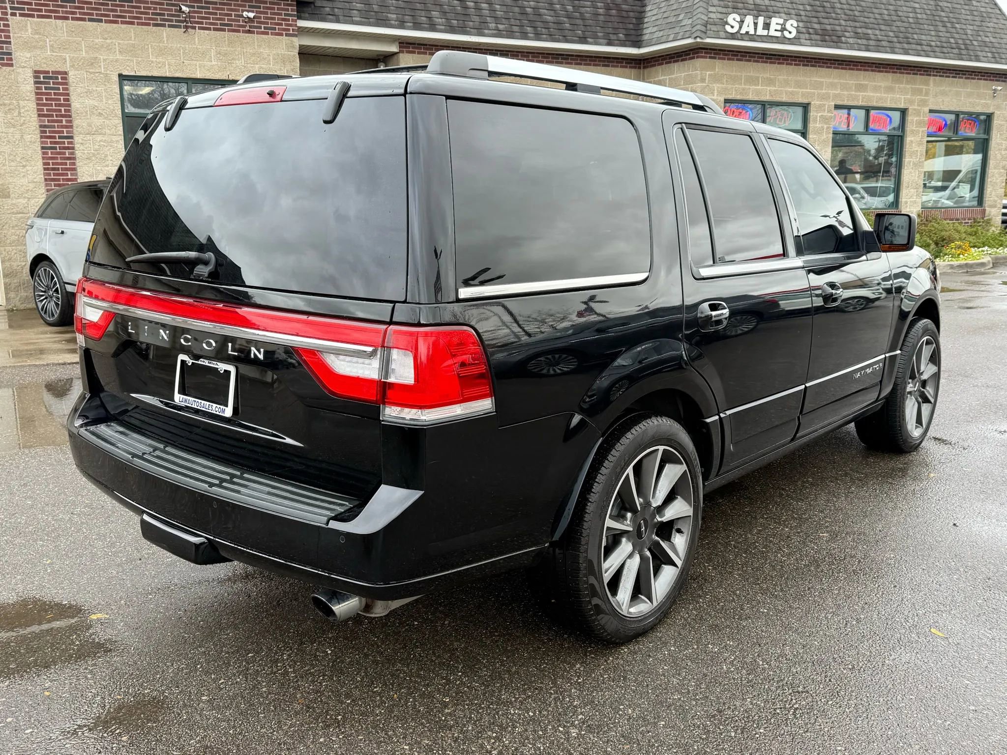 Used 2016 Lincoln Navigator Reserve image 5