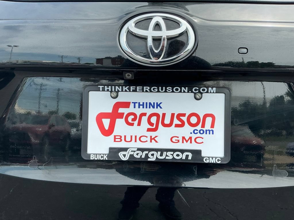 Used 2014 Toyota Highlander XLE AWD/4WD image 9