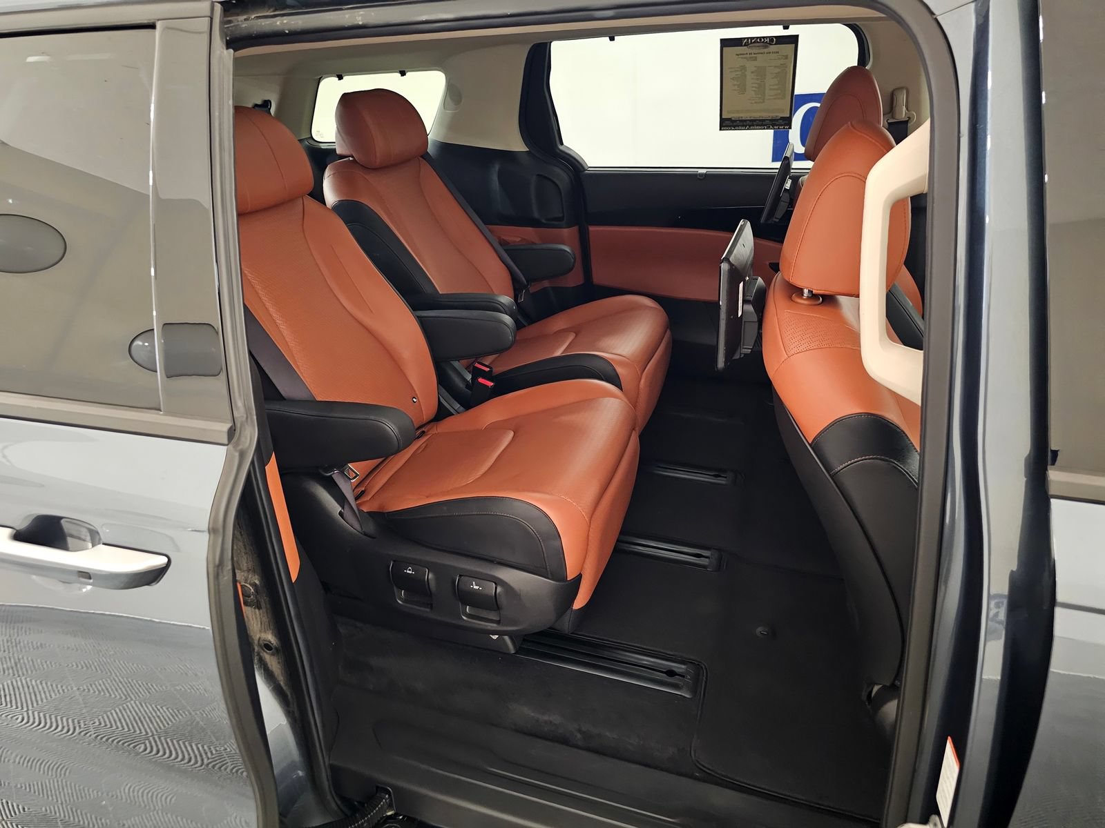 Used 2022 Kia Carnival SX Prestige FWD image 23