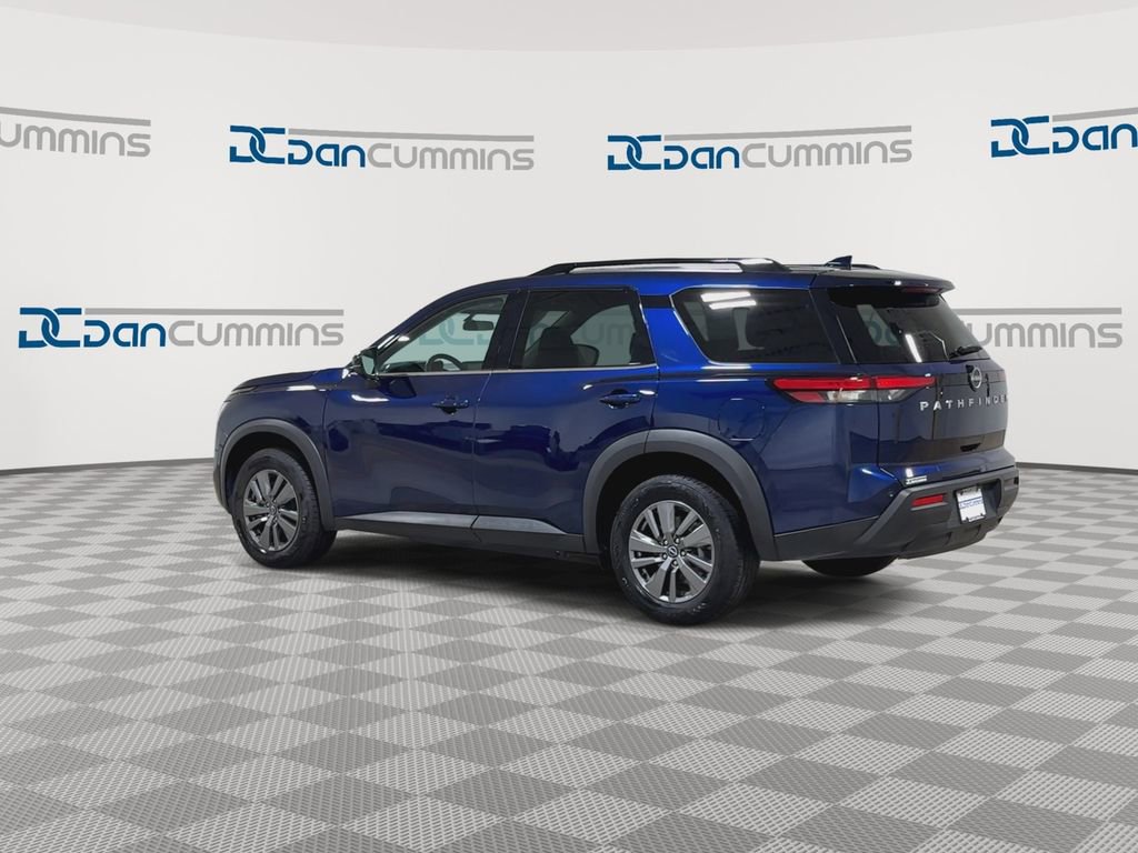 Used 2025 Nissan Pathfinder SV FWD image 7