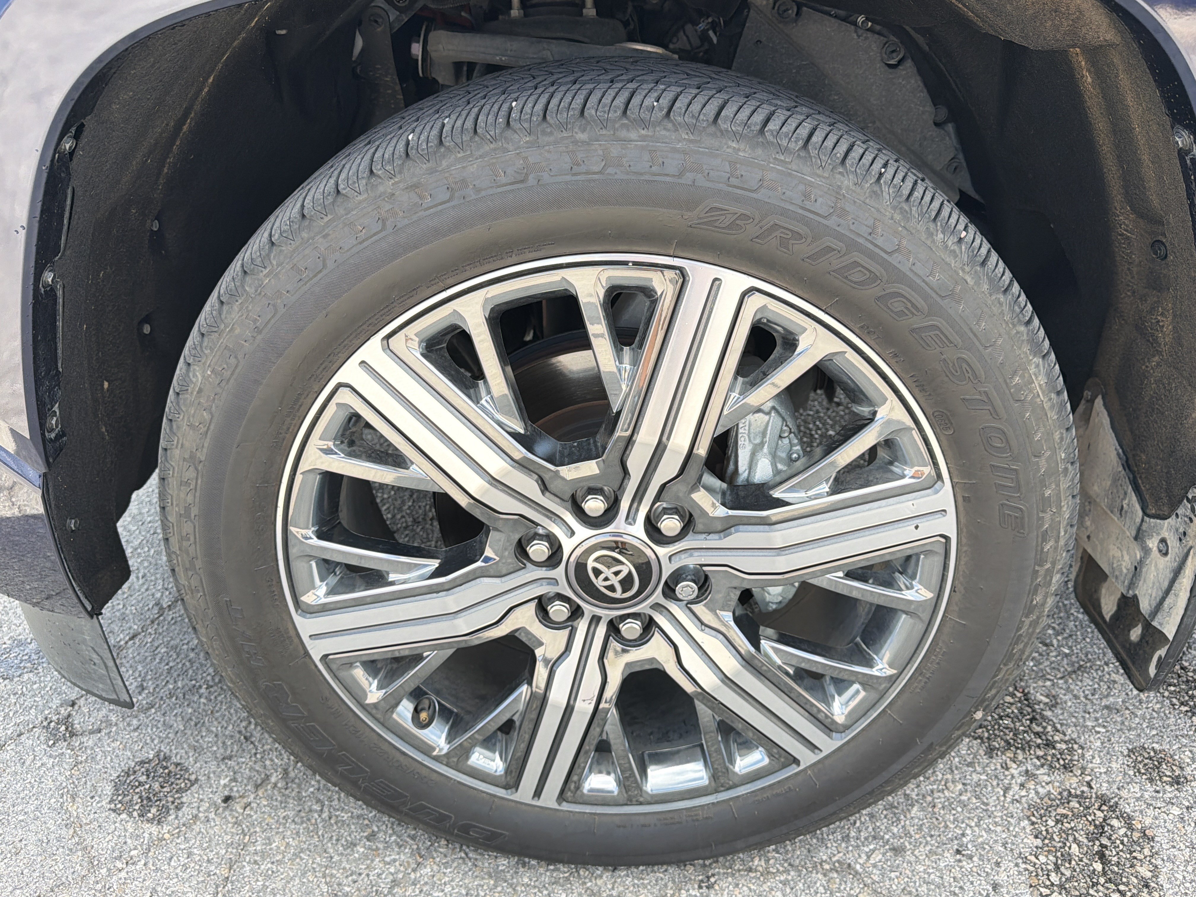 Used 2026 Toyota Sequoia Capstone AWD/4WD image 9