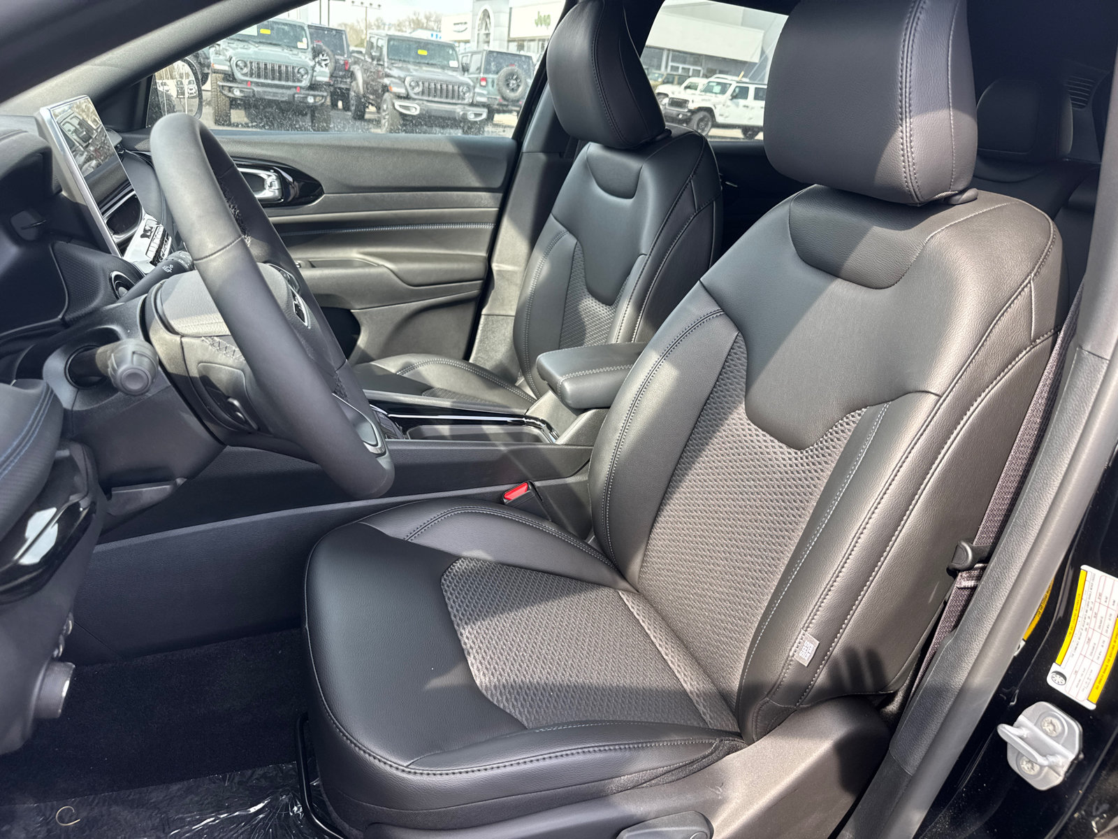 New 2026 Jeep Compass Latitude AWD/4WD image 9