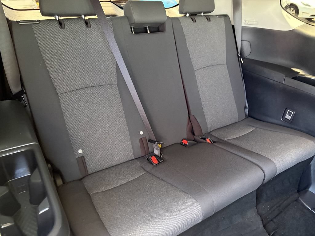 Certified 2025 Toyota Grand Highlander FWD image 19