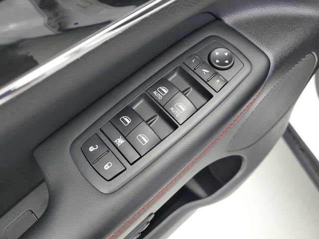 Used 2018 Jeep Grand Cherokee Trailhawk w/ Trailhawk Luxury Group AWD/4WD image 20