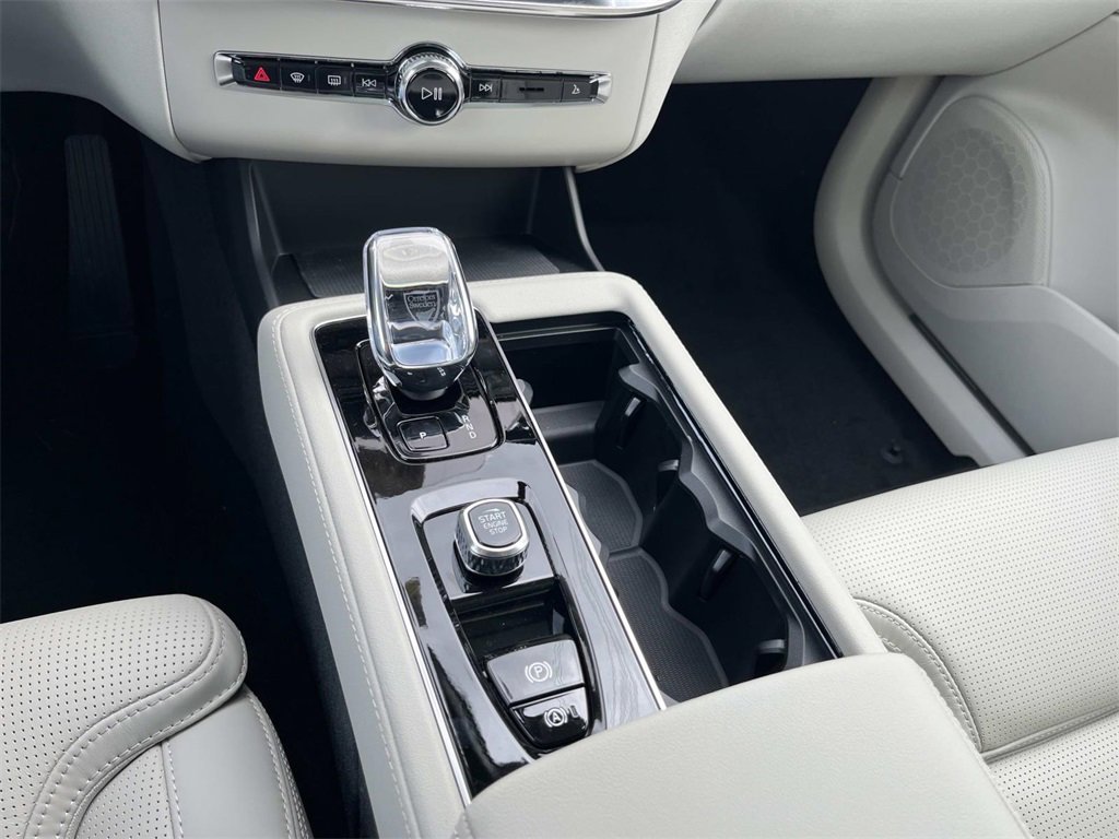 New 2026 Volvo XC90 B6 Ultra image 31