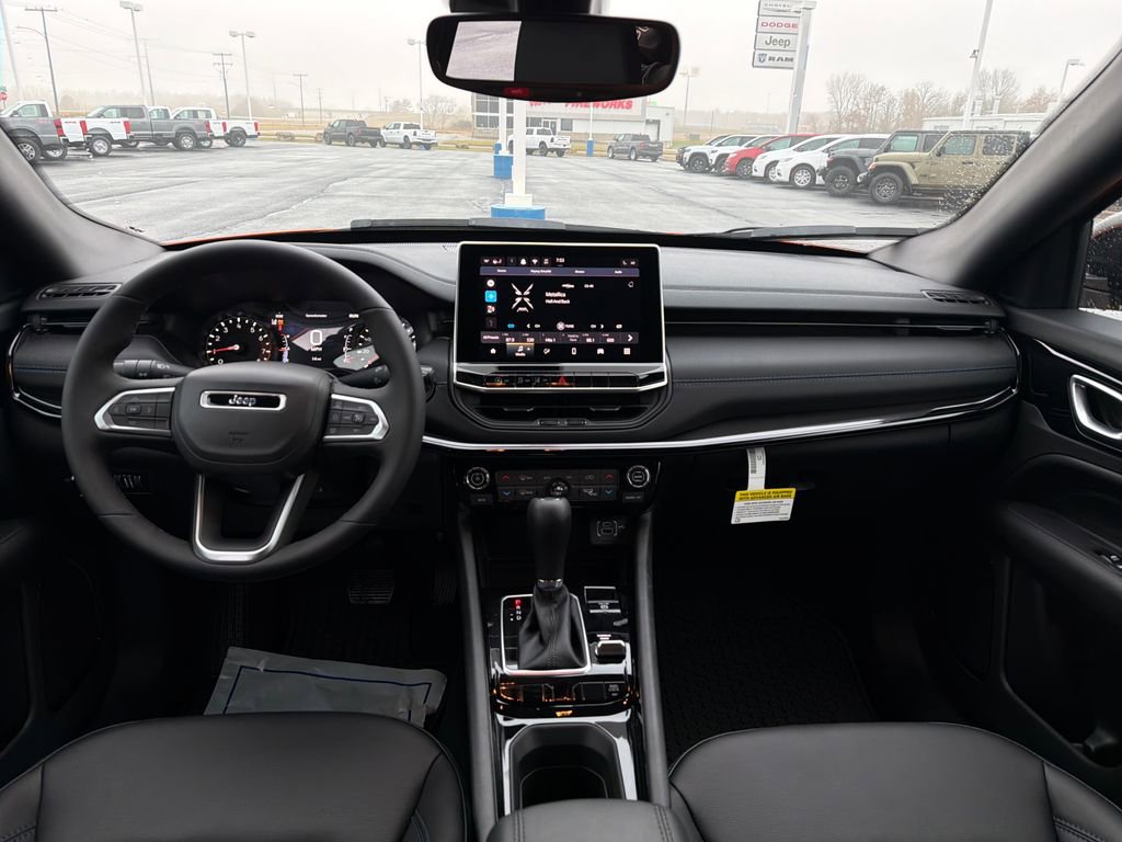 New 2026 Jeep Compass Latitude image 12