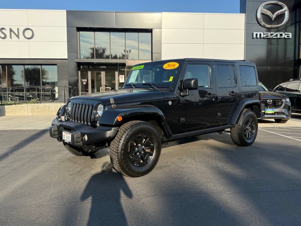 Used 2016 Jeep Wrangler Unlimited Sahara AWD/4WD image 4