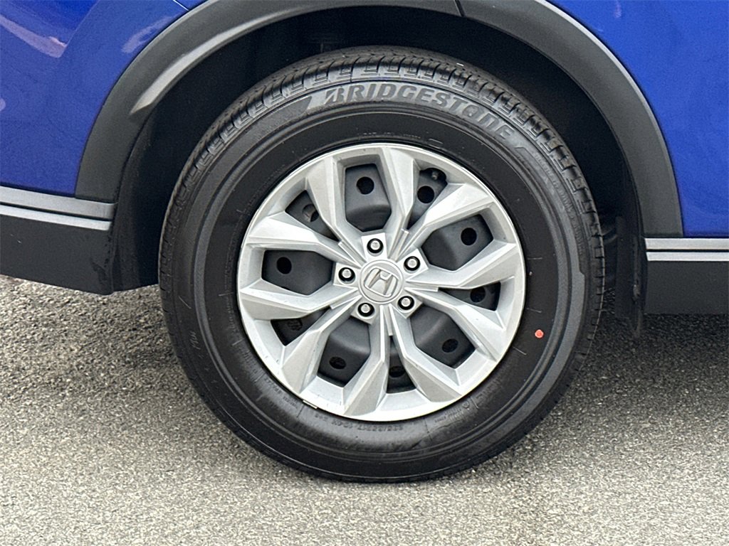 Used 2025 Honda CR-V LX image 5