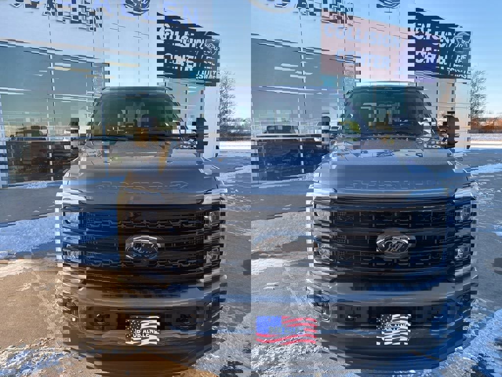 Used 2024 Ford F250 Lariat w/ Black Appearance Package image 9