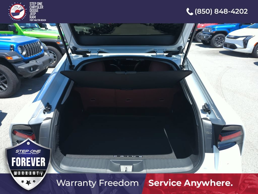 Used 2025 Toyota Prius LE FWD image 27