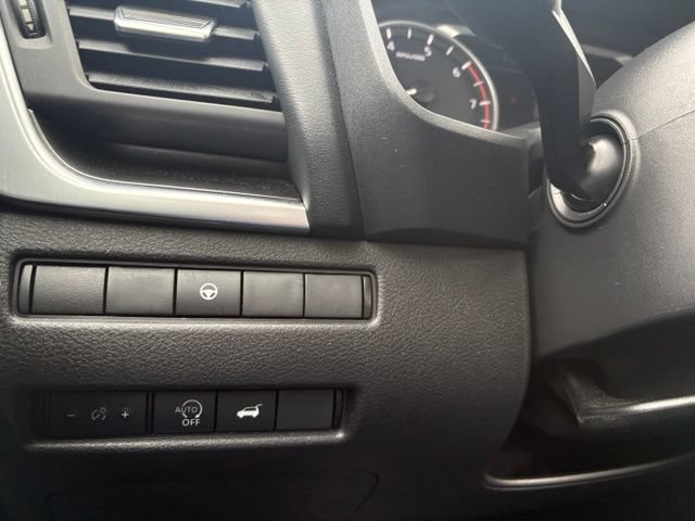Used 2024 Nissan Rogue SV AWD/4WD image 22