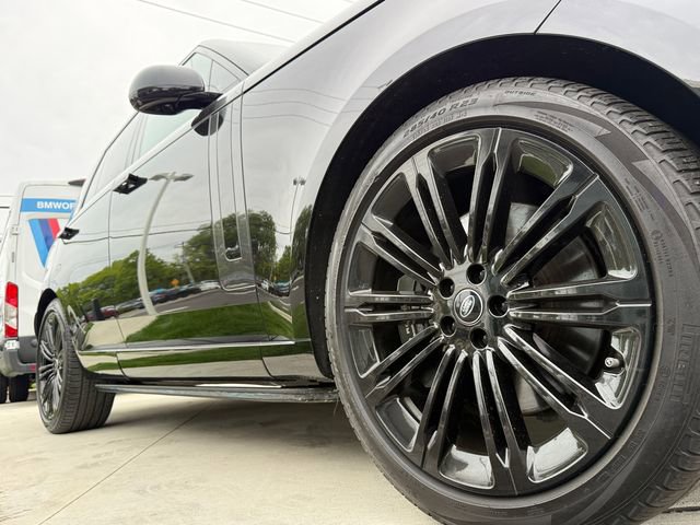Used 2024 Land Rover Range Rover SE AWD/4WD image 9