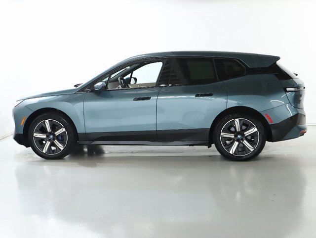 Used 2024 BMW iX xDrive50 w/ Premium Package AWD/4WD image 39