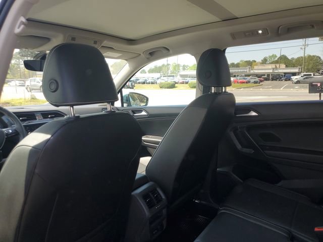 Certified 2021 Volkswagen Tiguan SE w/ Panoramic Sunroof Package image 11