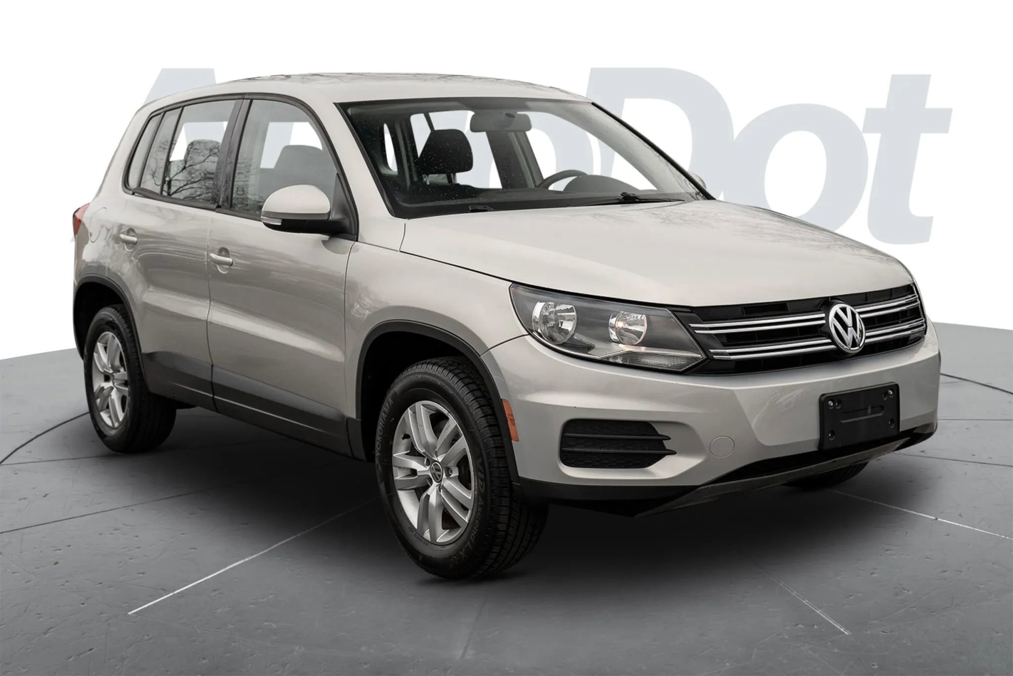 Used 2013 Volkswagen Tiguan S image 4