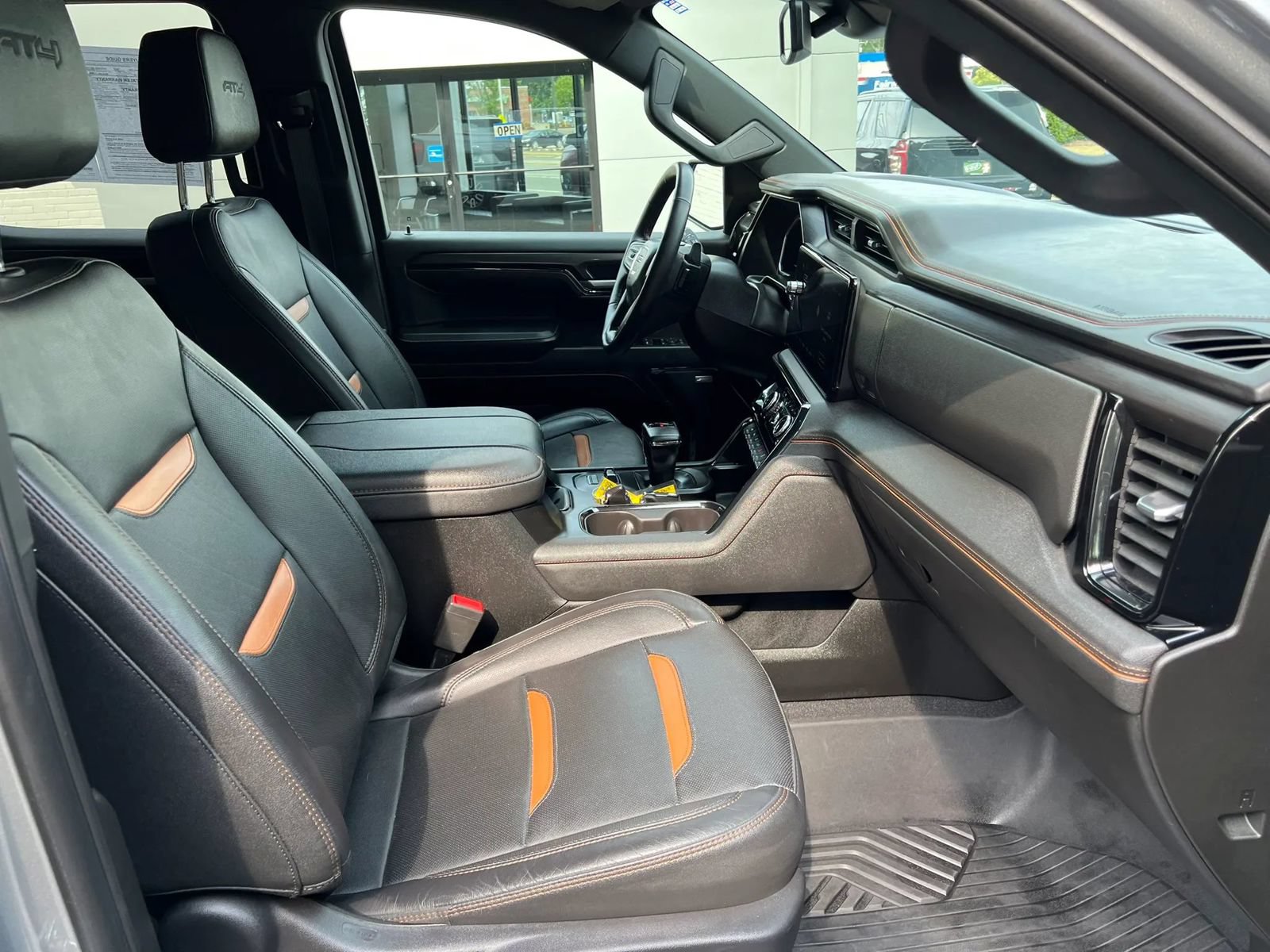 Used 2024 GMC Sierra 1500 AT4 w/ AT4 Premium Package AWD/4WD image 7