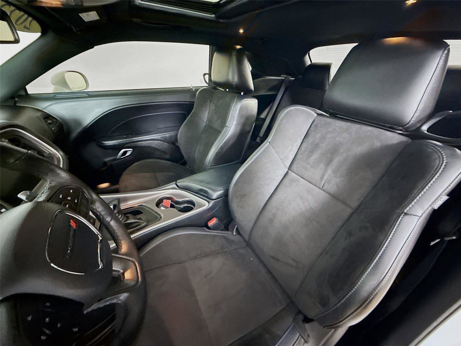 Used 2022 Dodge Challenger GT w/ Plus Package image 5