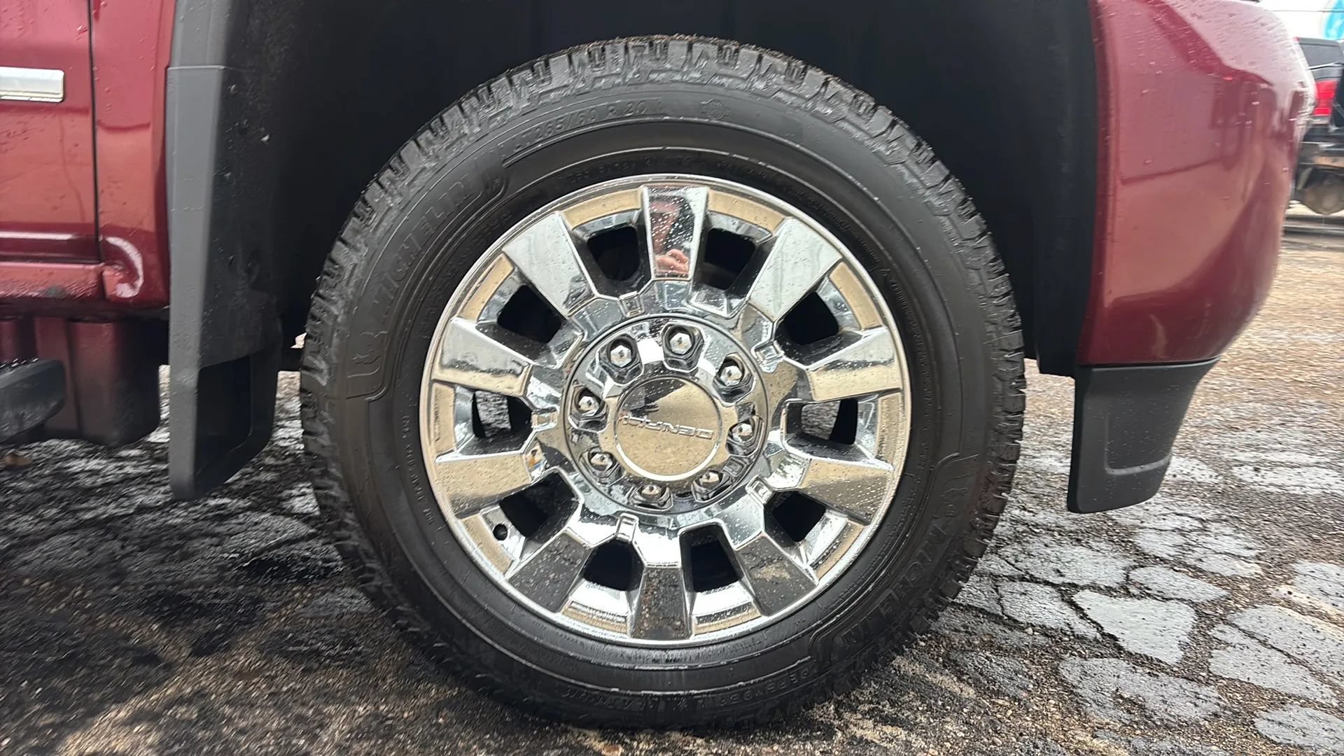 Used 2015 GMC Sierra 2500 Denali w/ Duramax Plus Package AWD/4WD image 11