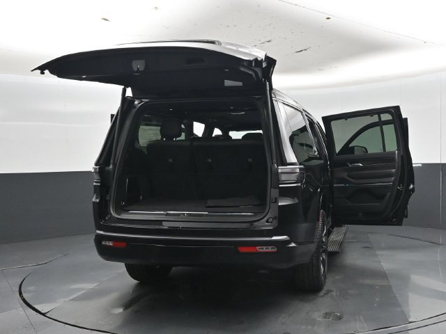 New 2026 Jeep Grand Wagoneer Summit AWD/4WD image 59
