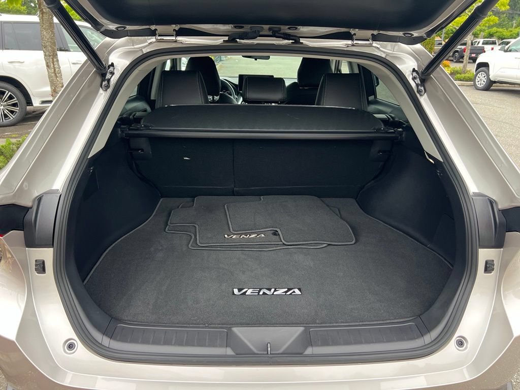 Certified 2023 Toyota Venza LE AWD/4WD image 10