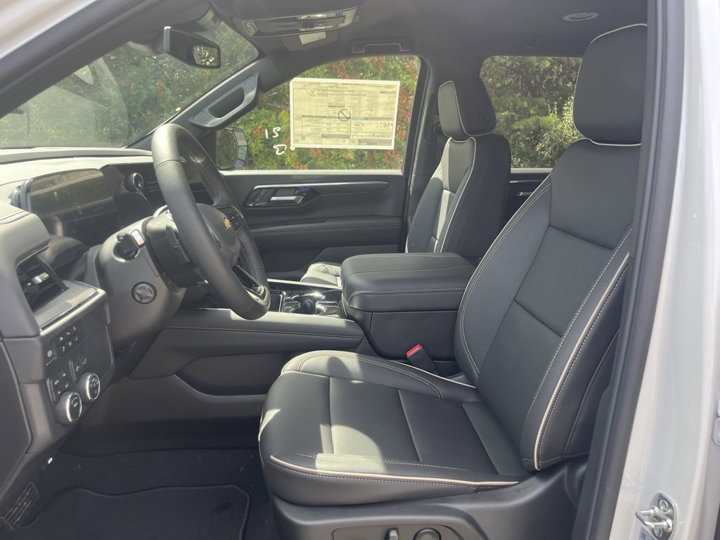 New 2025 Chevrolet Suburban Premier image 14