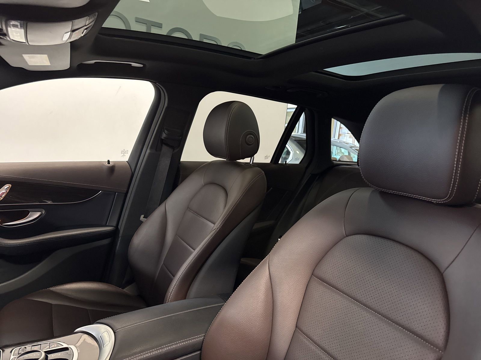 Used 2017 Mercedes-Benz GLC 300 4MATIC image 16
