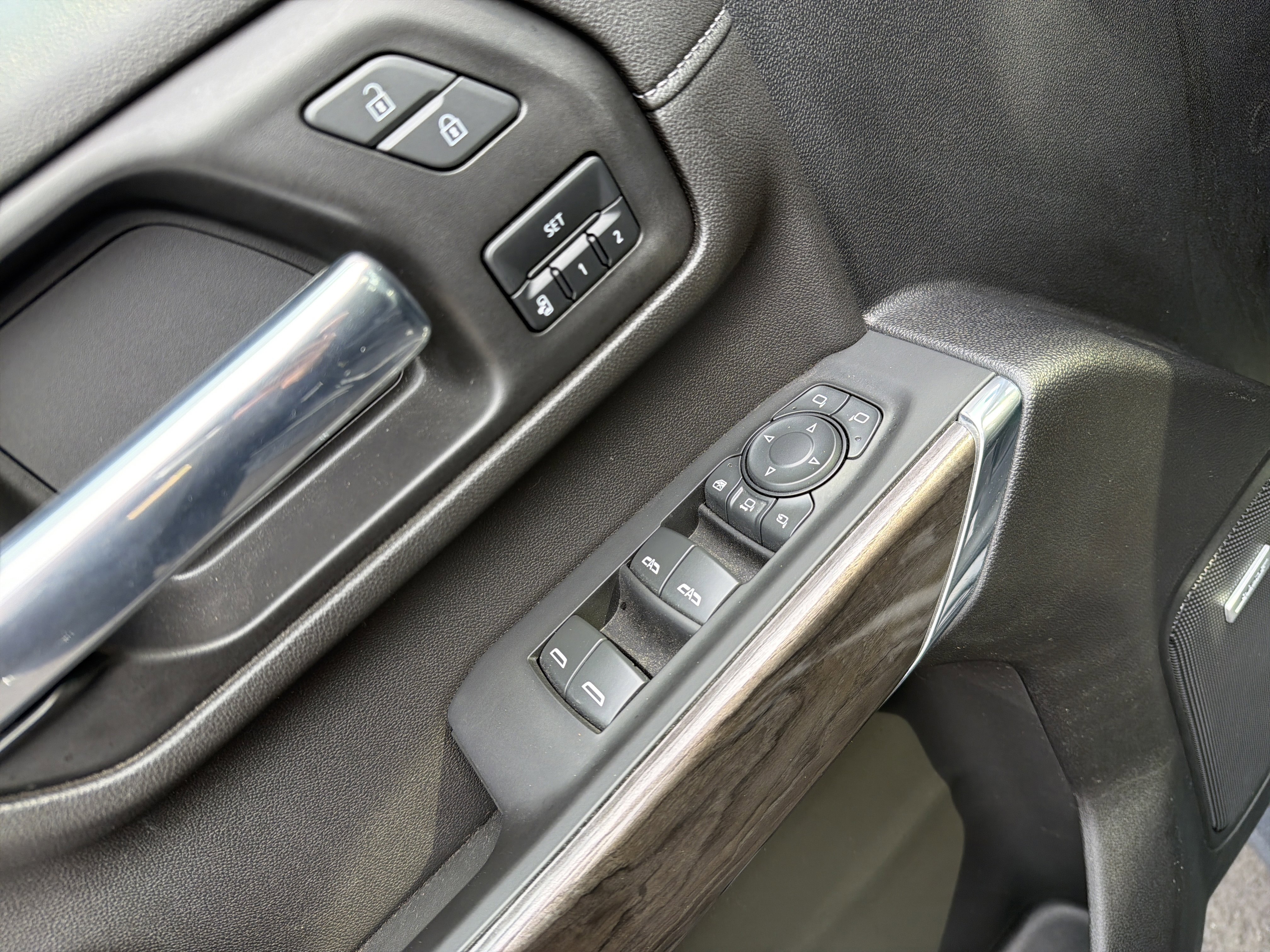 Used 2022 Chevrolet Silverado 2500 LTZ w/ LTZ Premium Package image 15