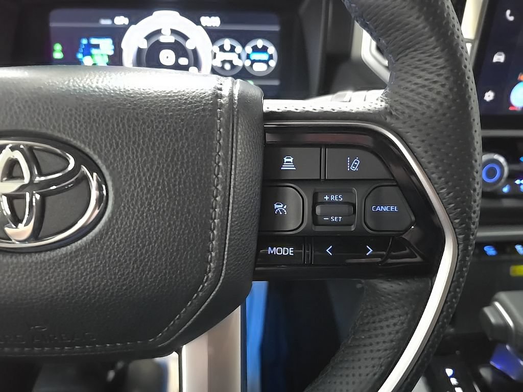 Used 2024 Toyota Sequoia Platinum AWD/4WD image 26