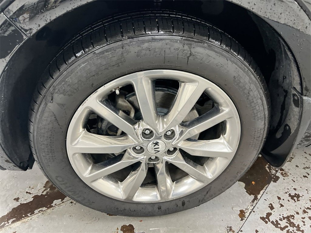 Used 2018 Kia Sorento SX image 26