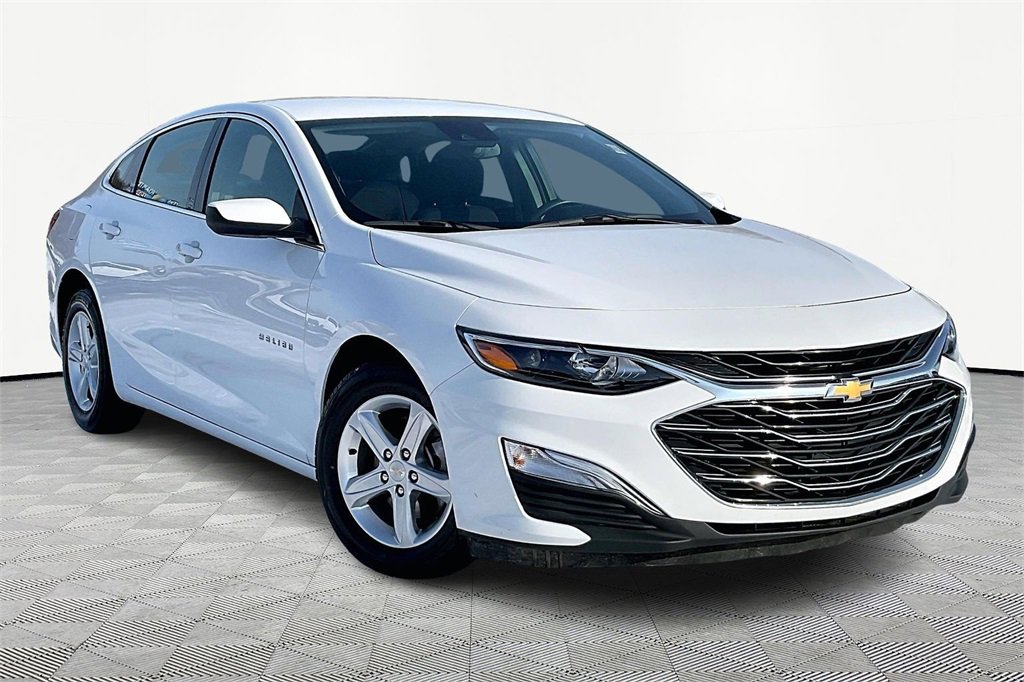 Used 2024 Chevrolet Malibu LS image 3
