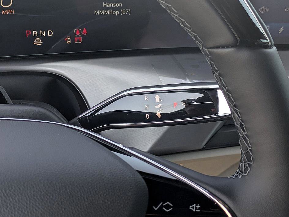 New 2026 Cadillac Vistiq Luxury image 19