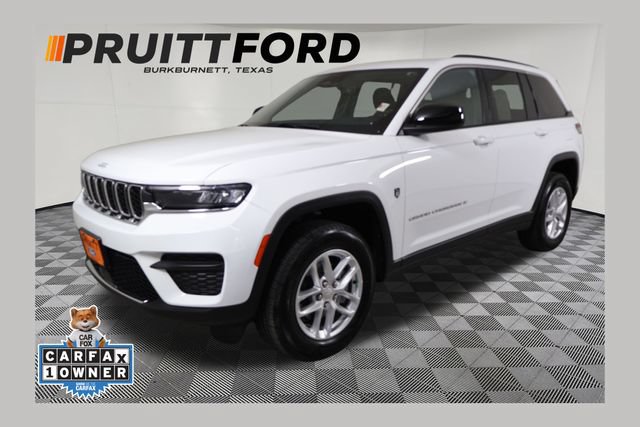 Used 2025 Jeep Grand Cherokee Laredo X RWD image 1