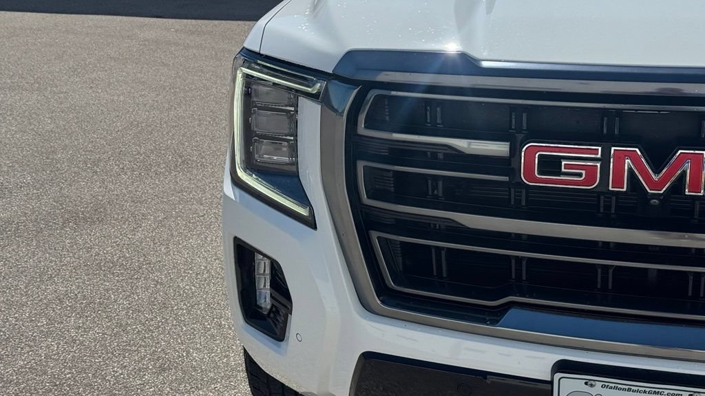 Used 2024 GMC Yukon XL AT4 w/ Technology Package AWD/4WD image 12