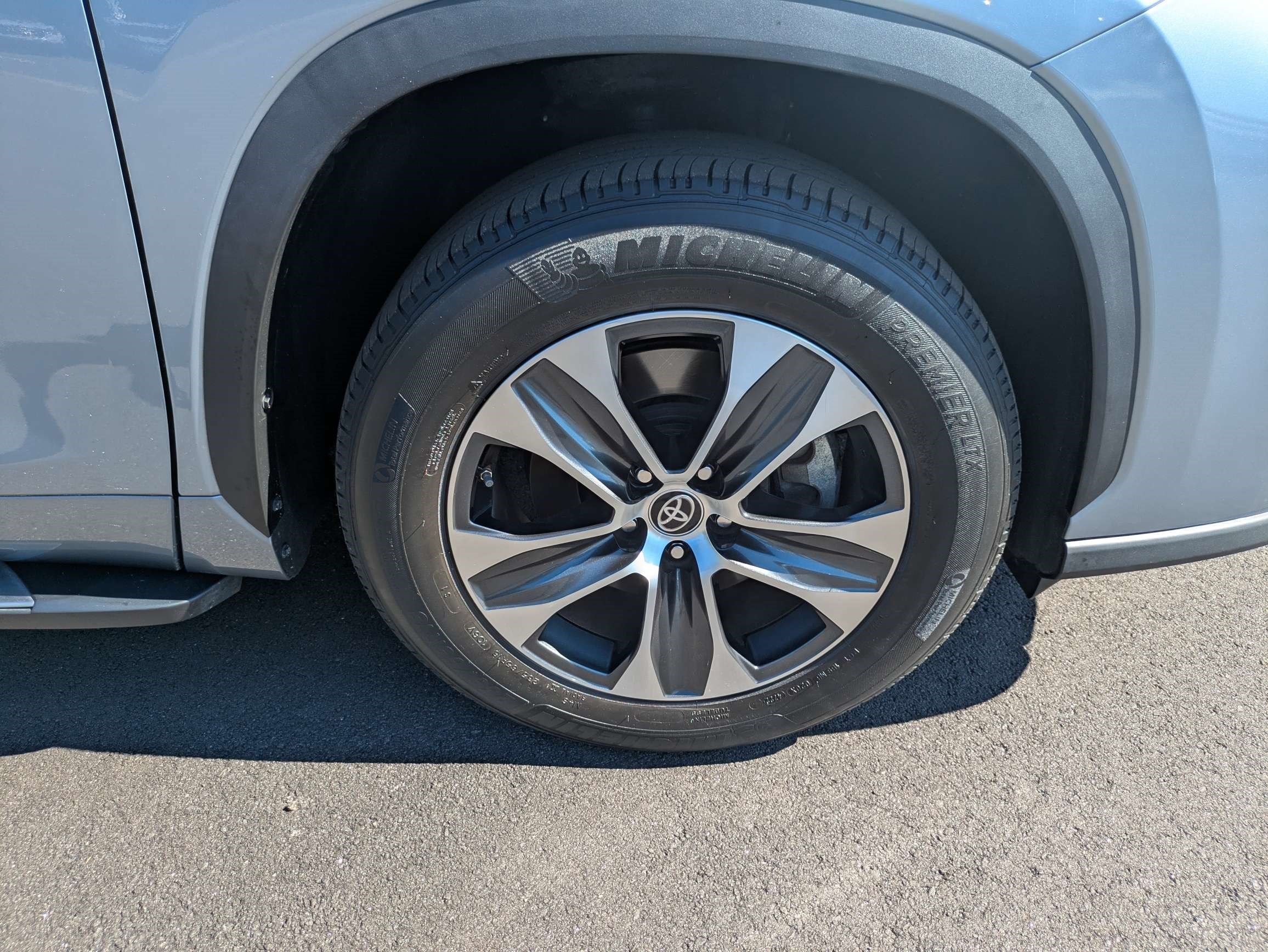 Used 2023 Toyota Highlander XLE FWD image 15