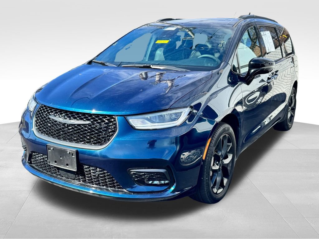 Used 2023 Chrysler Pacifica Limited w/ S Appearance Package image 6