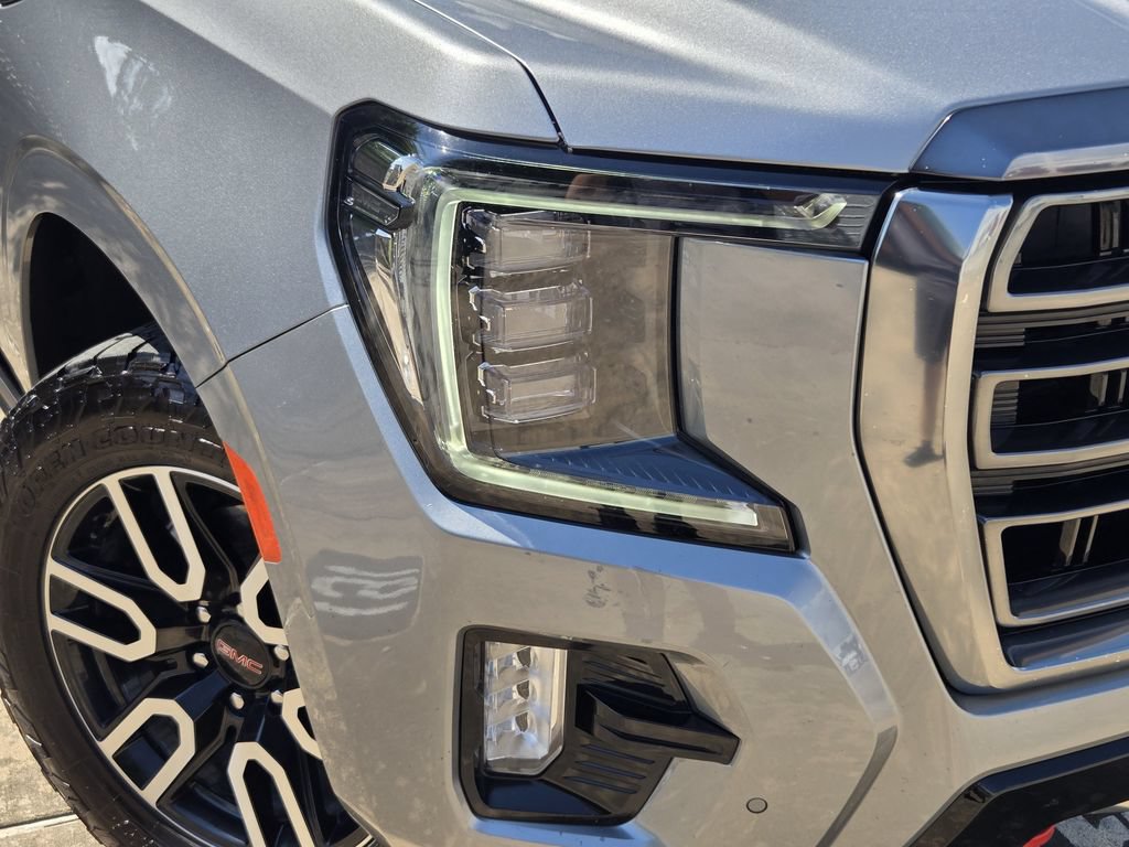 Used 2024 GMC Yukon AT4 w/ AT4 Premium Package AWD/4WD image 10