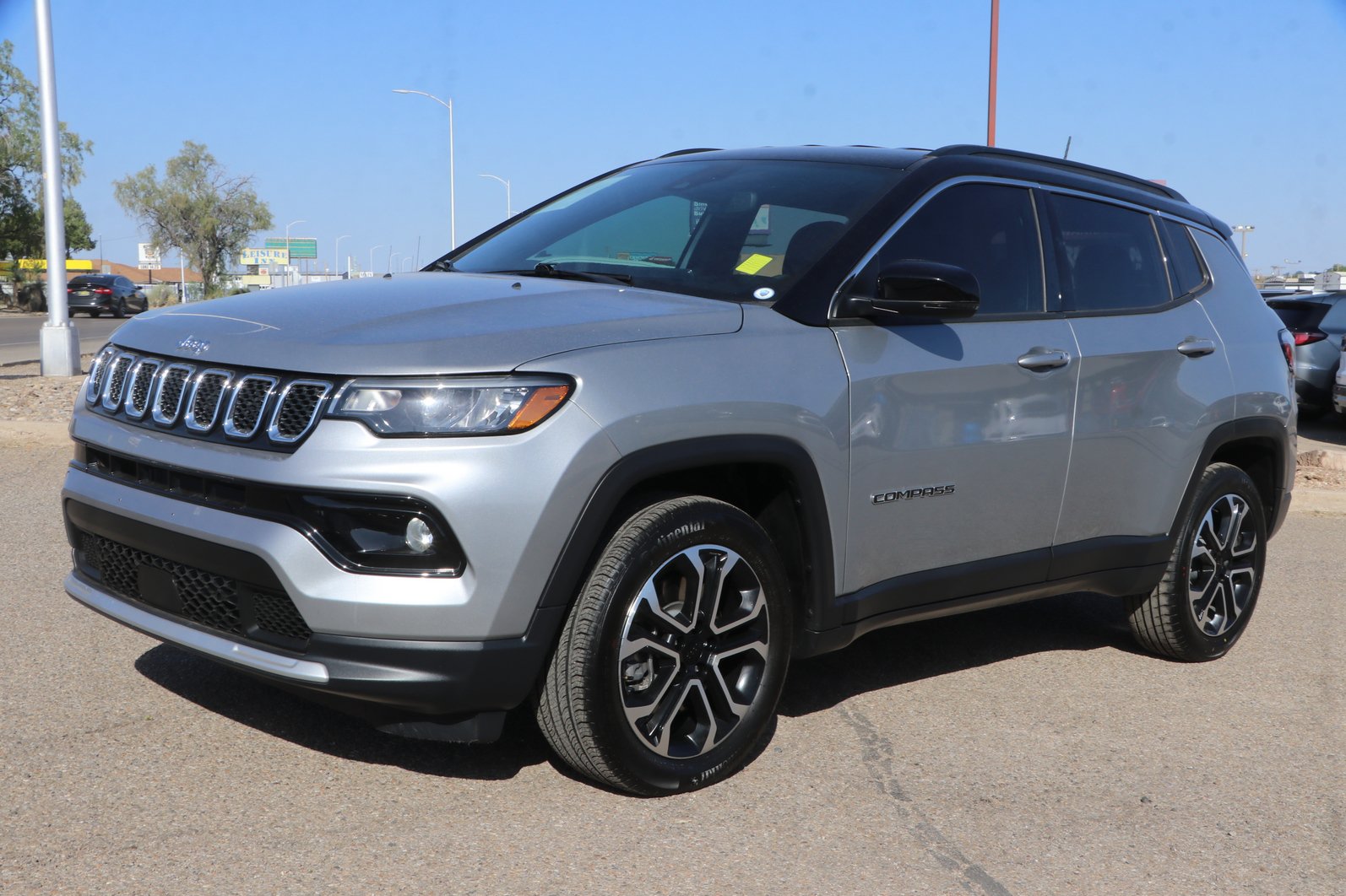 Used 2024 Jeep Compass Limited AWD/4WD image 3